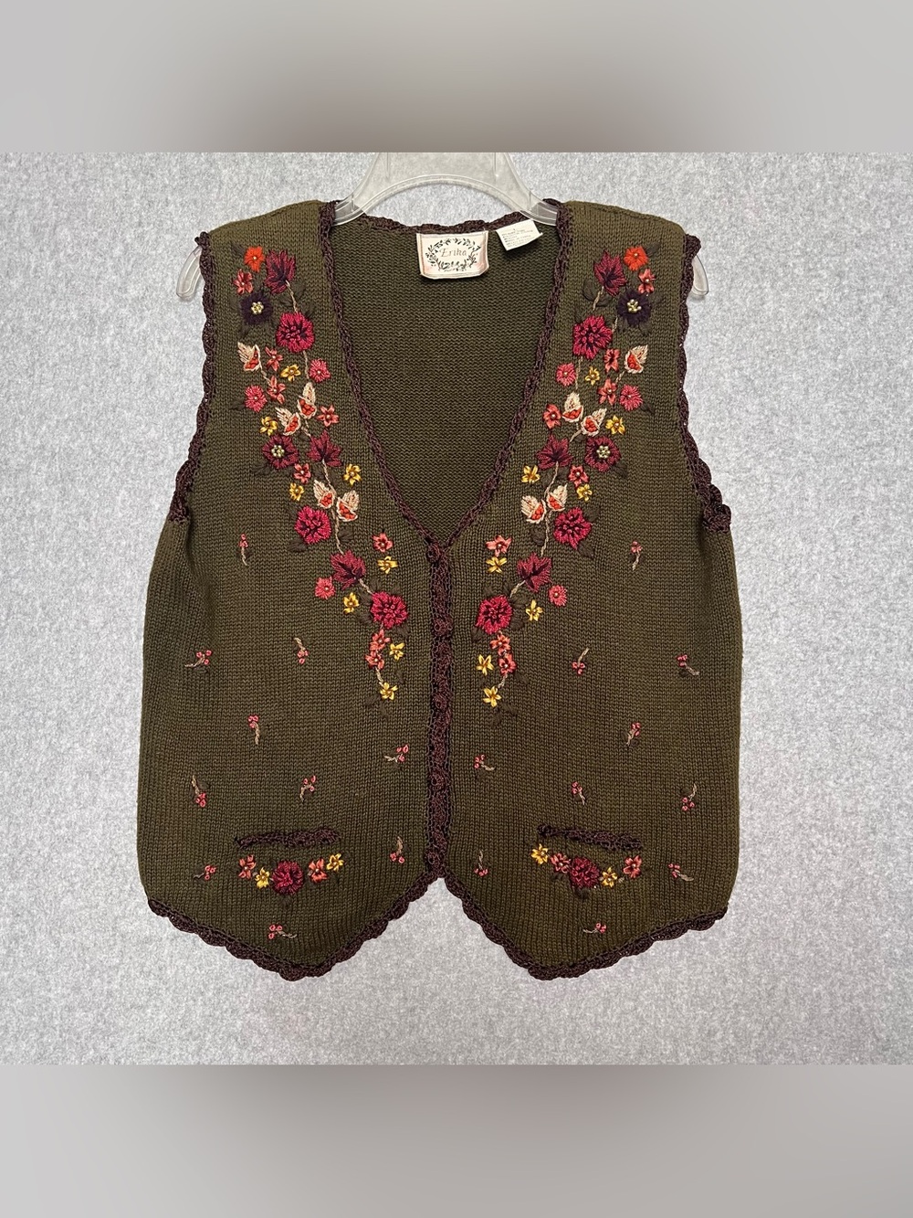 Vintage 90’s Erika Embroidered Knit Sweater Vest Size L/M Floral Cottage Crochet